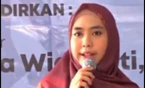 Ceramah Ustadzah Oki Setiana Dewi dikecam Netizen yang Menyinggung KDRT